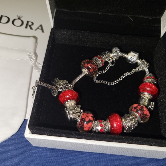 Pandora bracelet - Picture 2 of 2